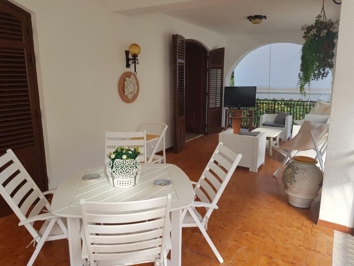 Villa del Golfo Urio with shared swimming pool Santa Flavia Esterno foto