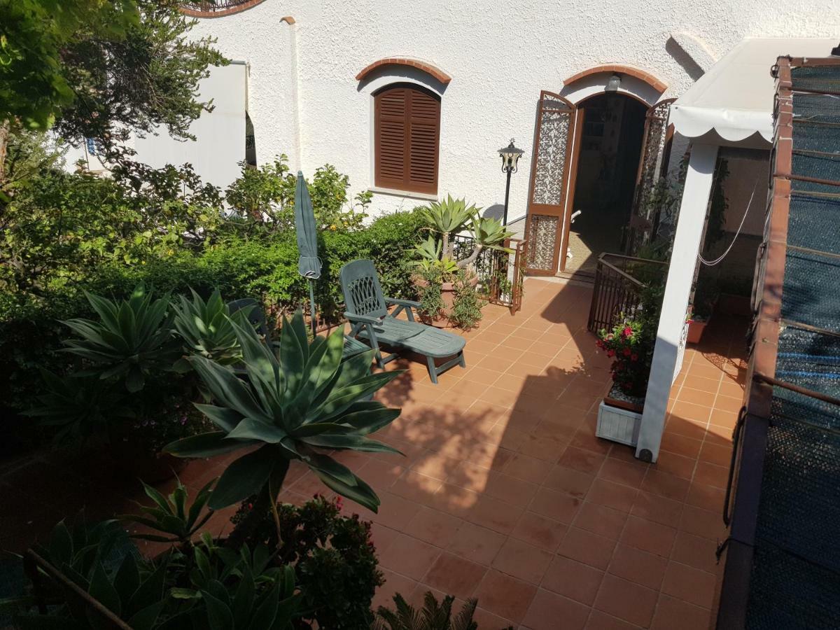 Villa del Golfo Urio with shared swimming pool Santa Flavia Esterno foto
