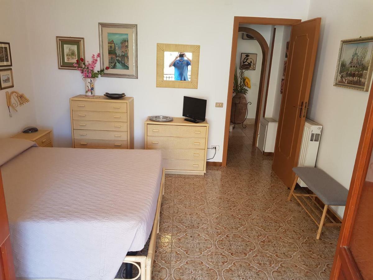 Villa del Golfo Urio with shared swimming pool Santa Flavia Esterno foto