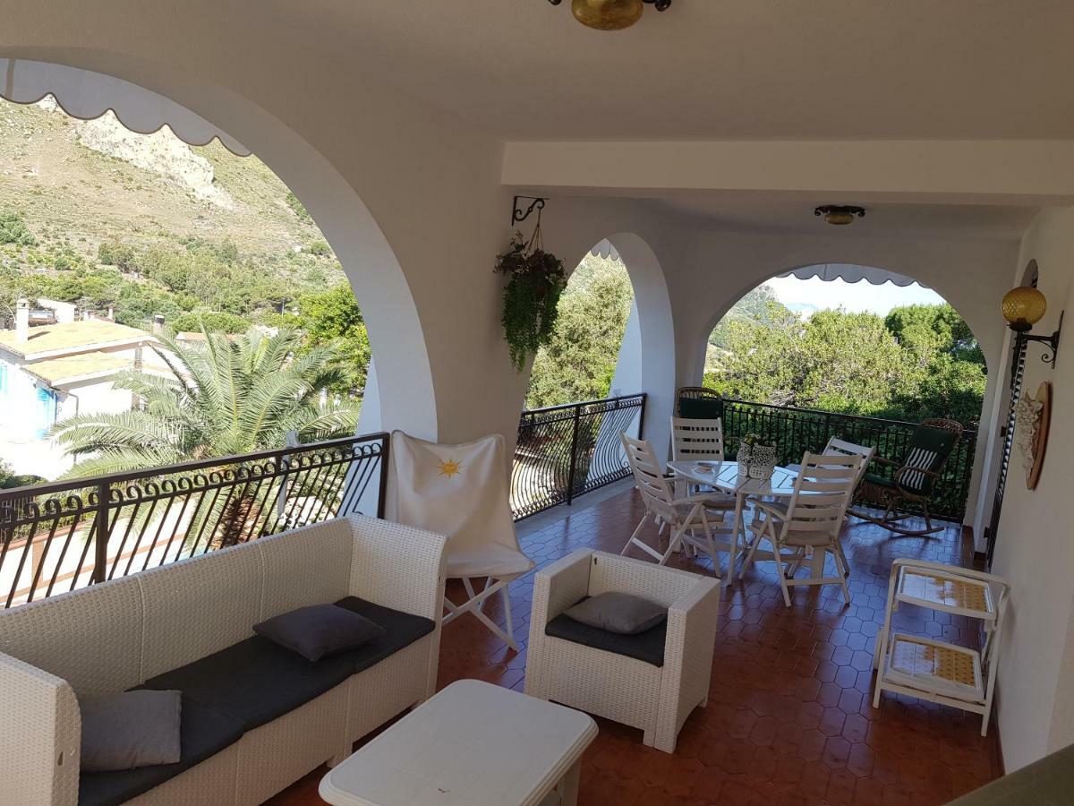 Villa del Golfo Urio with shared swimming pool Santa Flavia Esterno foto