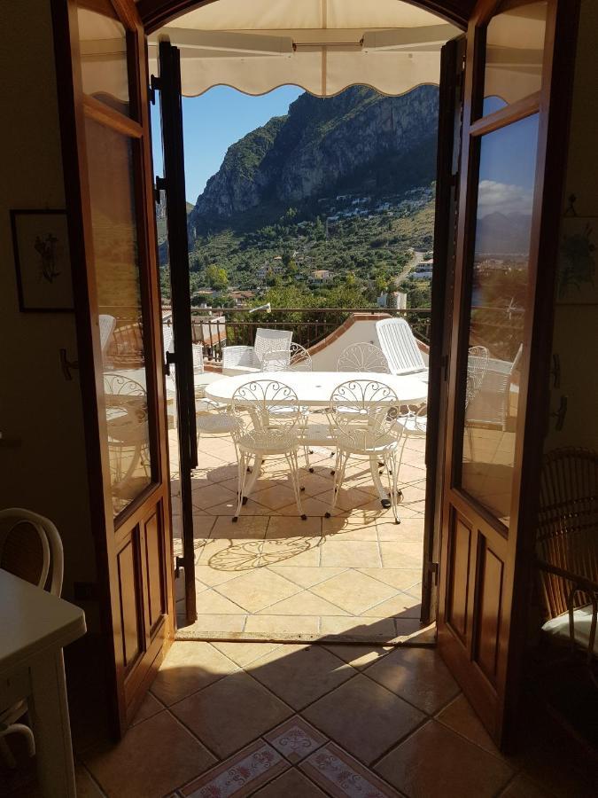 Villa del Golfo Urio with shared swimming pool Santa Flavia Esterno foto